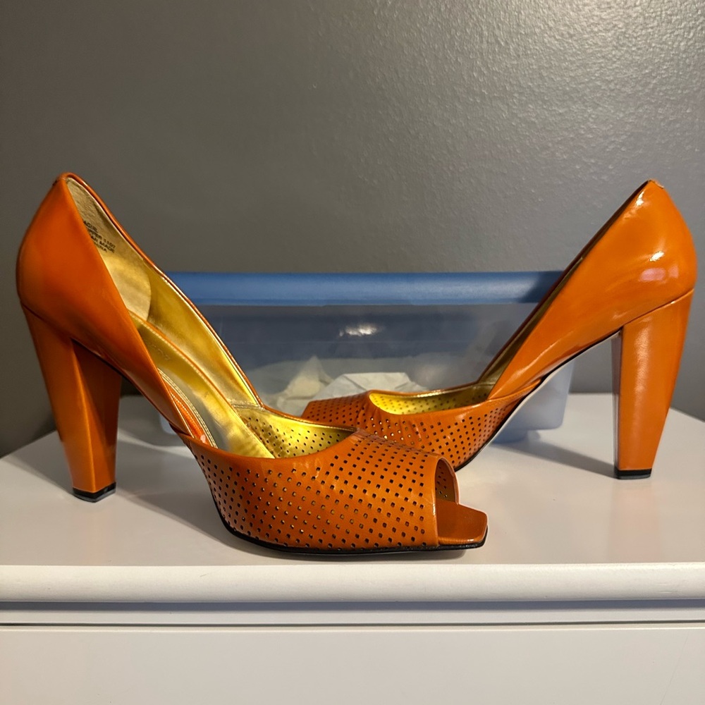 Enzo Angiolini patent heels